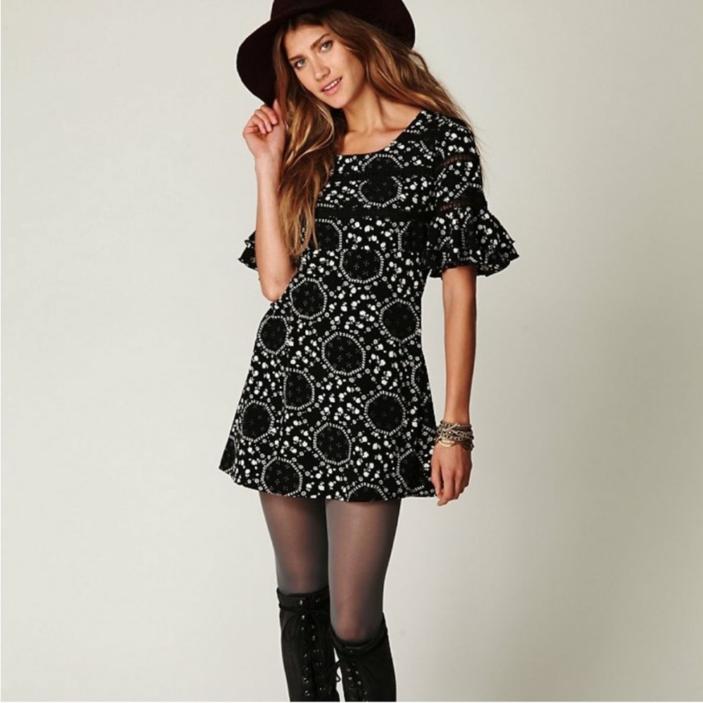 Free People Geo Garden Ruffle Mini Dress Black White Size 0